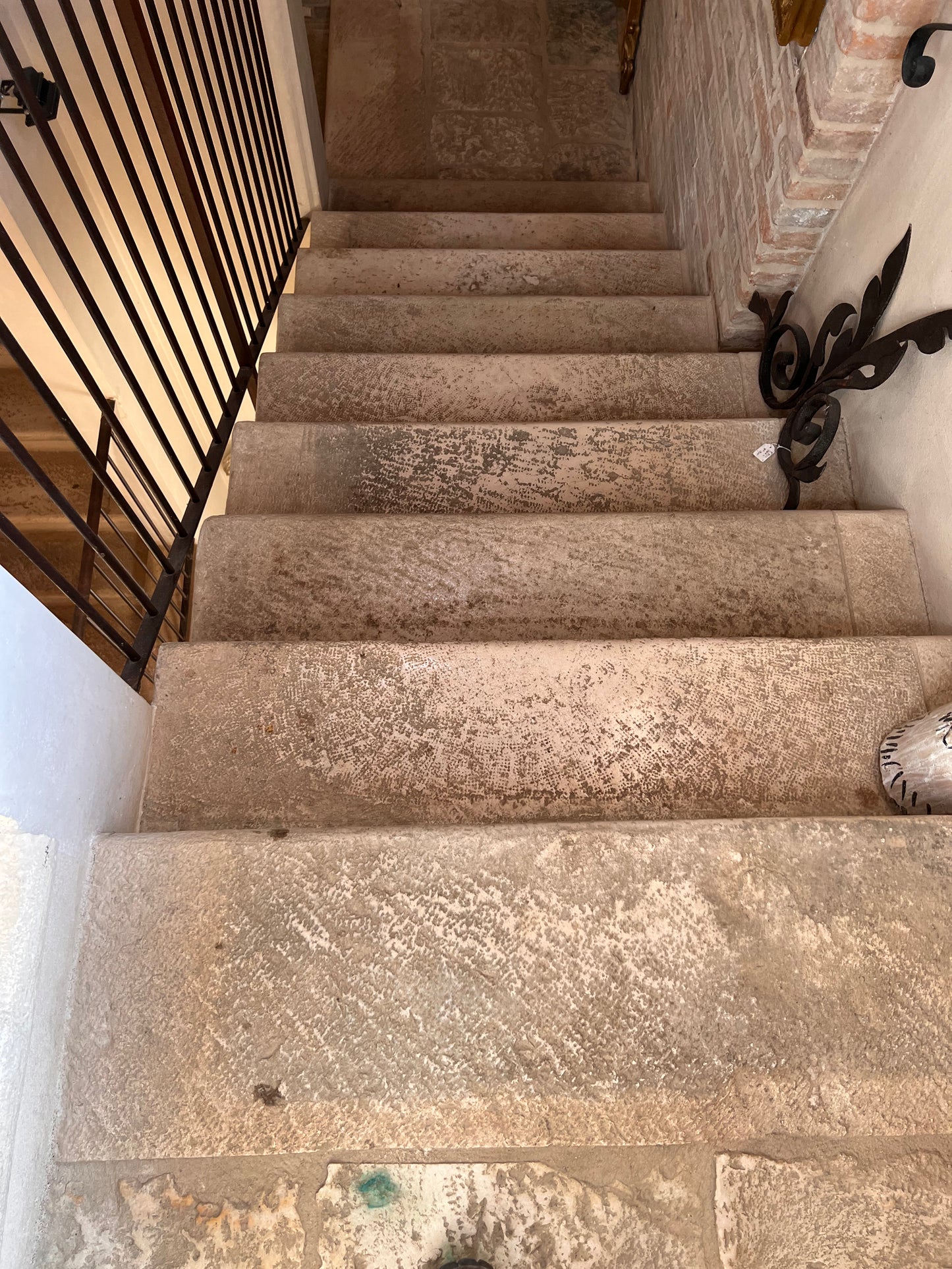 Reclaimed Basilica Italian Limestone, view 6