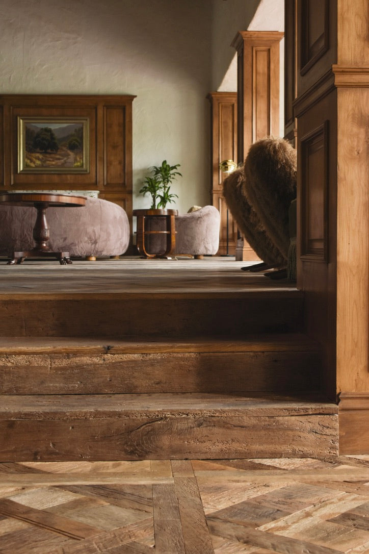 Versailles panel floor and oak steps